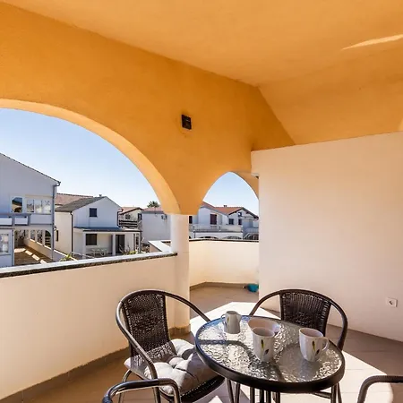 Appartamento Hasnek *