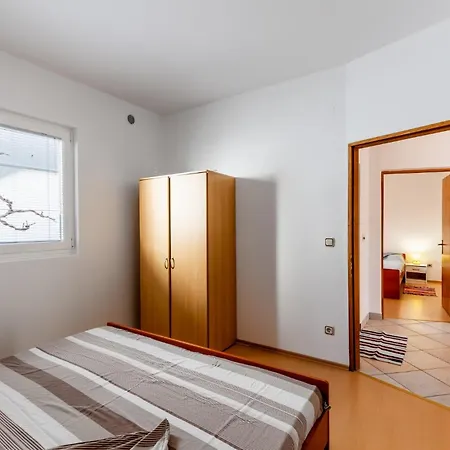 Appartamento Hasnek Vir