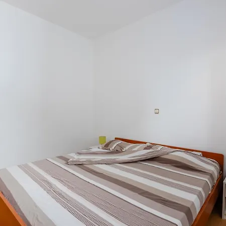 Hasnek Apartman Vir