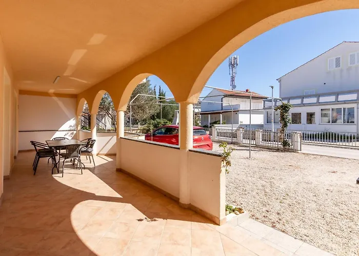 Hasnek Appartement Vir