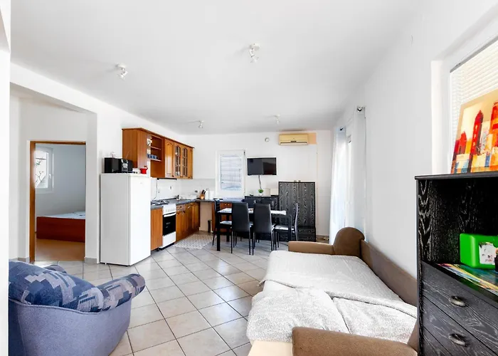 Hasnek Appartement Vir